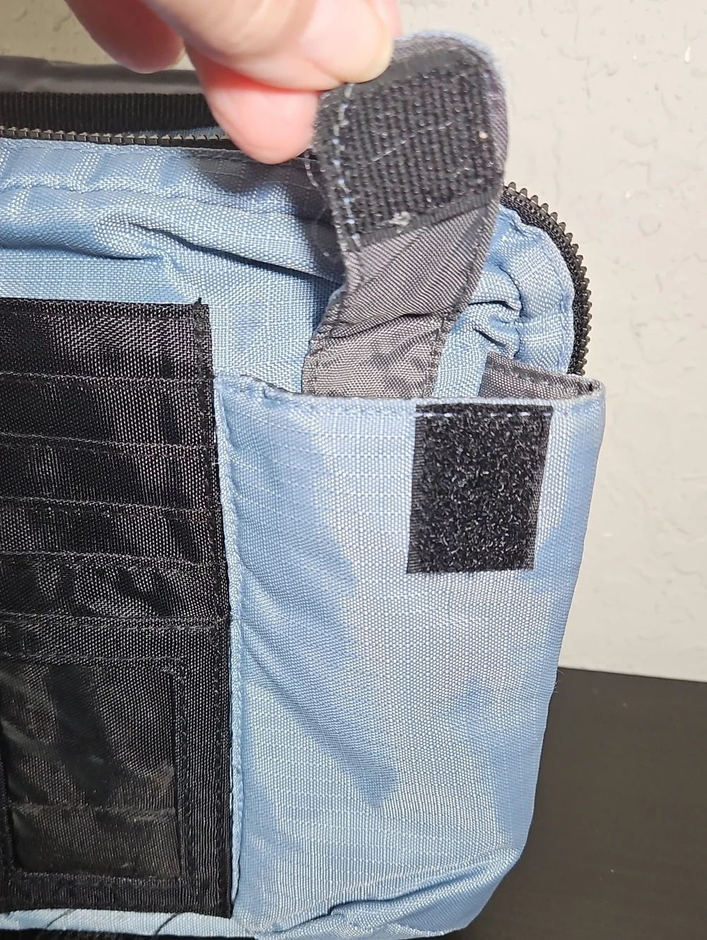 Eddie Bauer Travel Gear Light Blue/Black Crossbody Bag